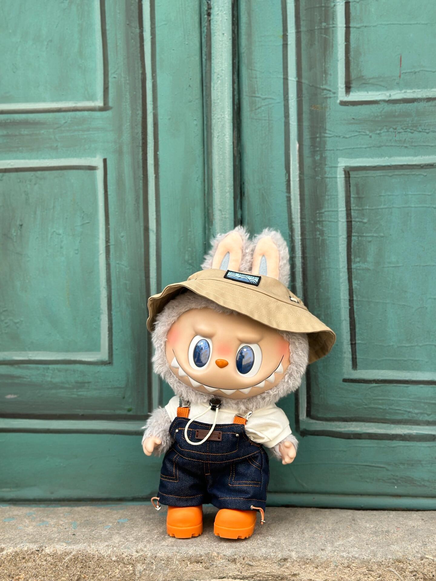 Labubu Fall in wild plush doll with key chain (preorder in 3 days)