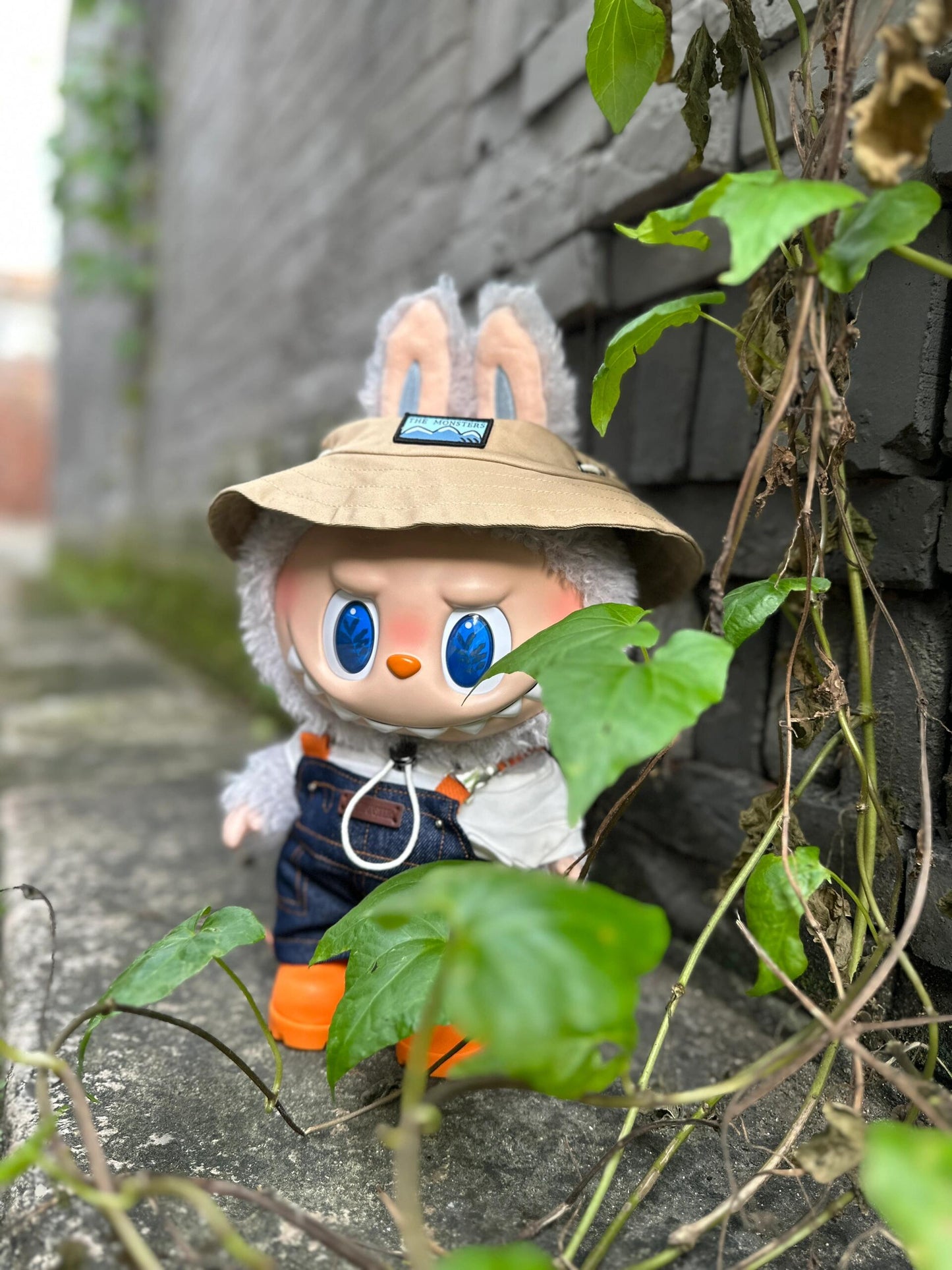 Labubu Fall in wild plush doll with key chain (preorder in 3 days)